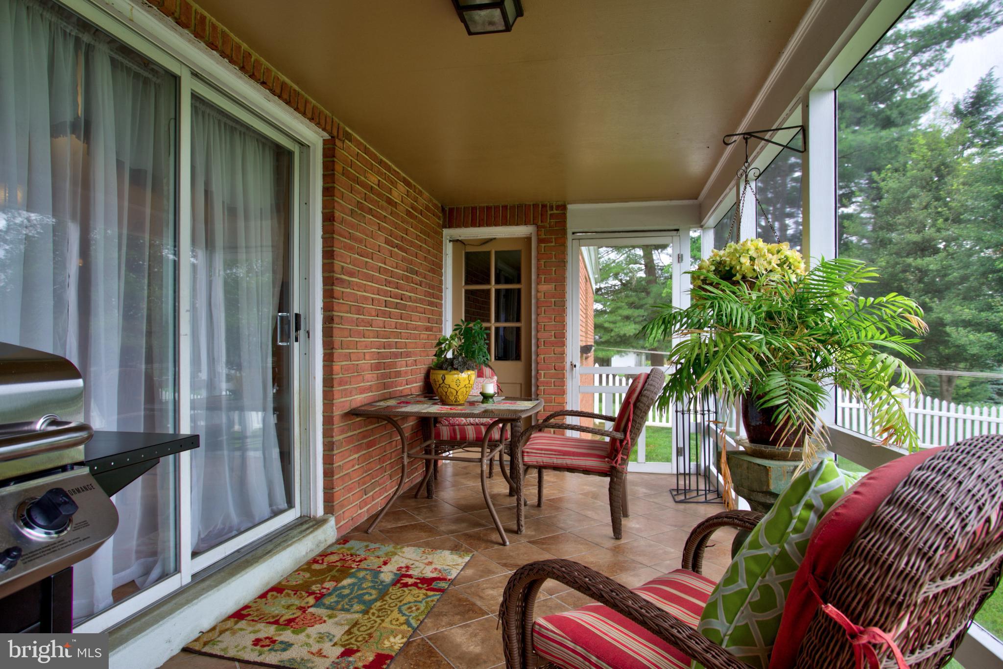 WILLOW STREET - Residential