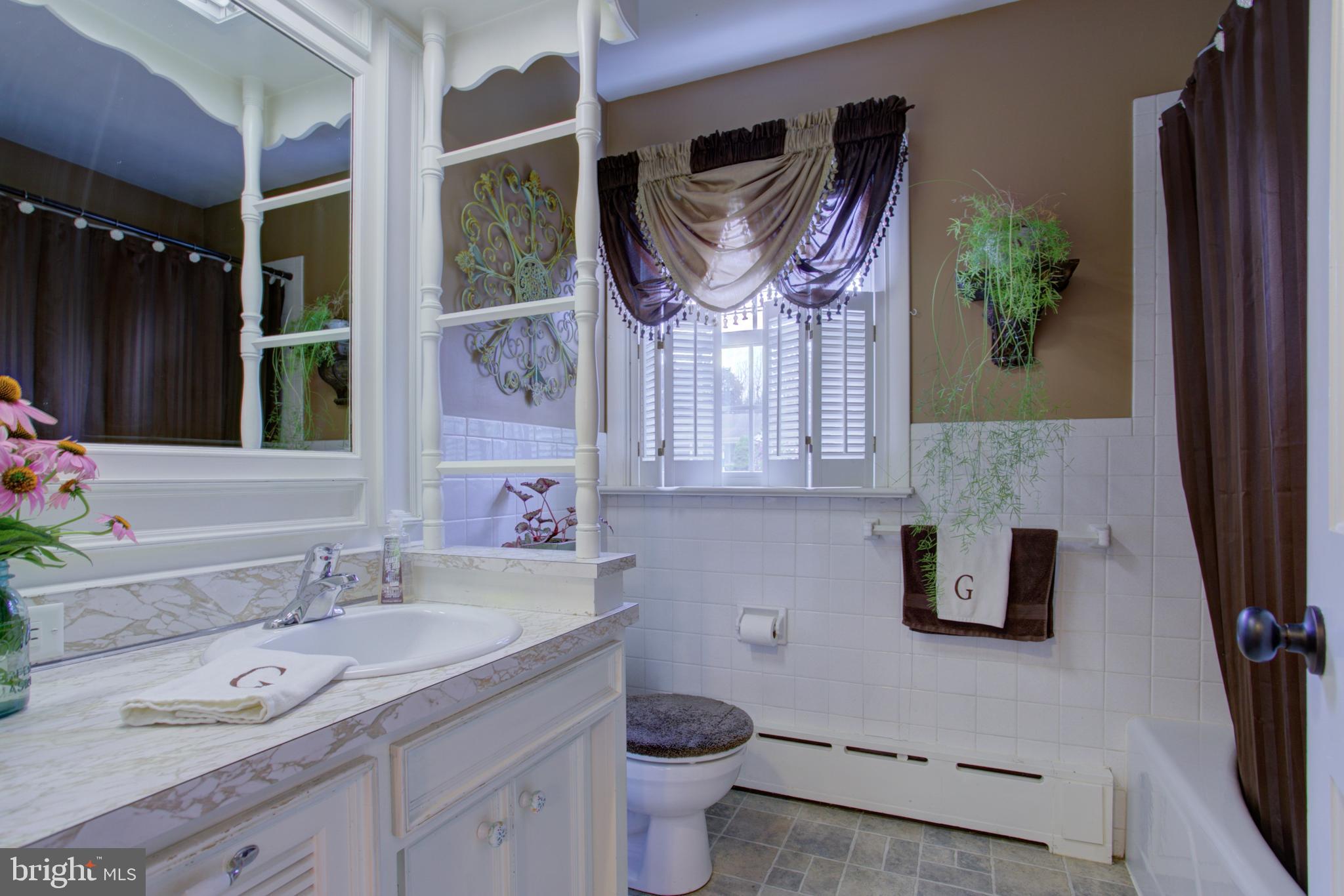 WILLOW STREET - Residential