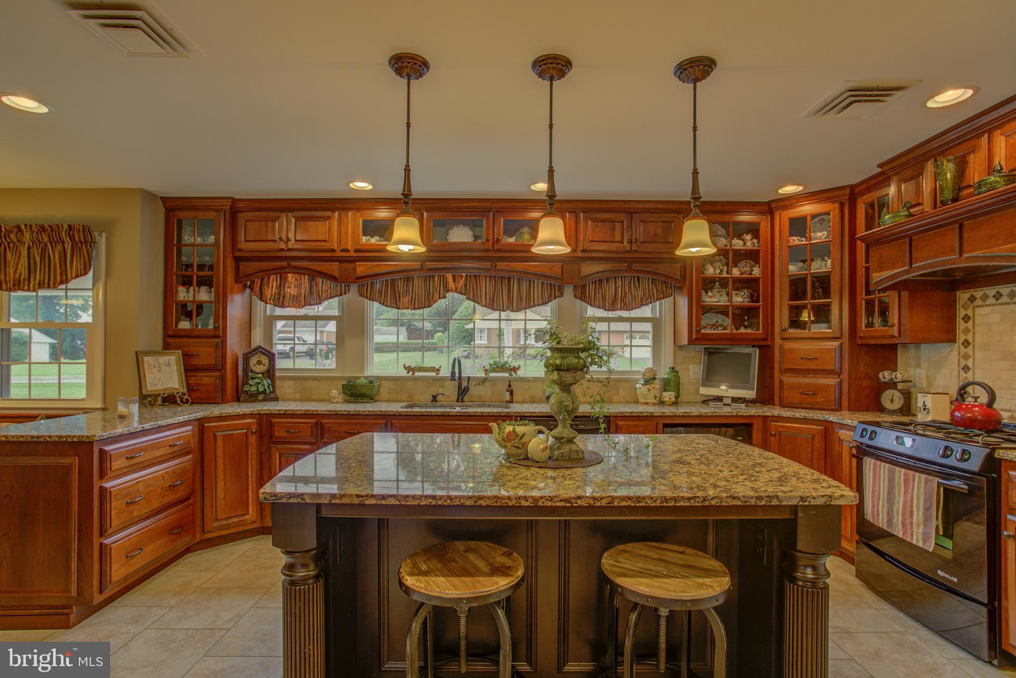 WILLOW STREET - Residential