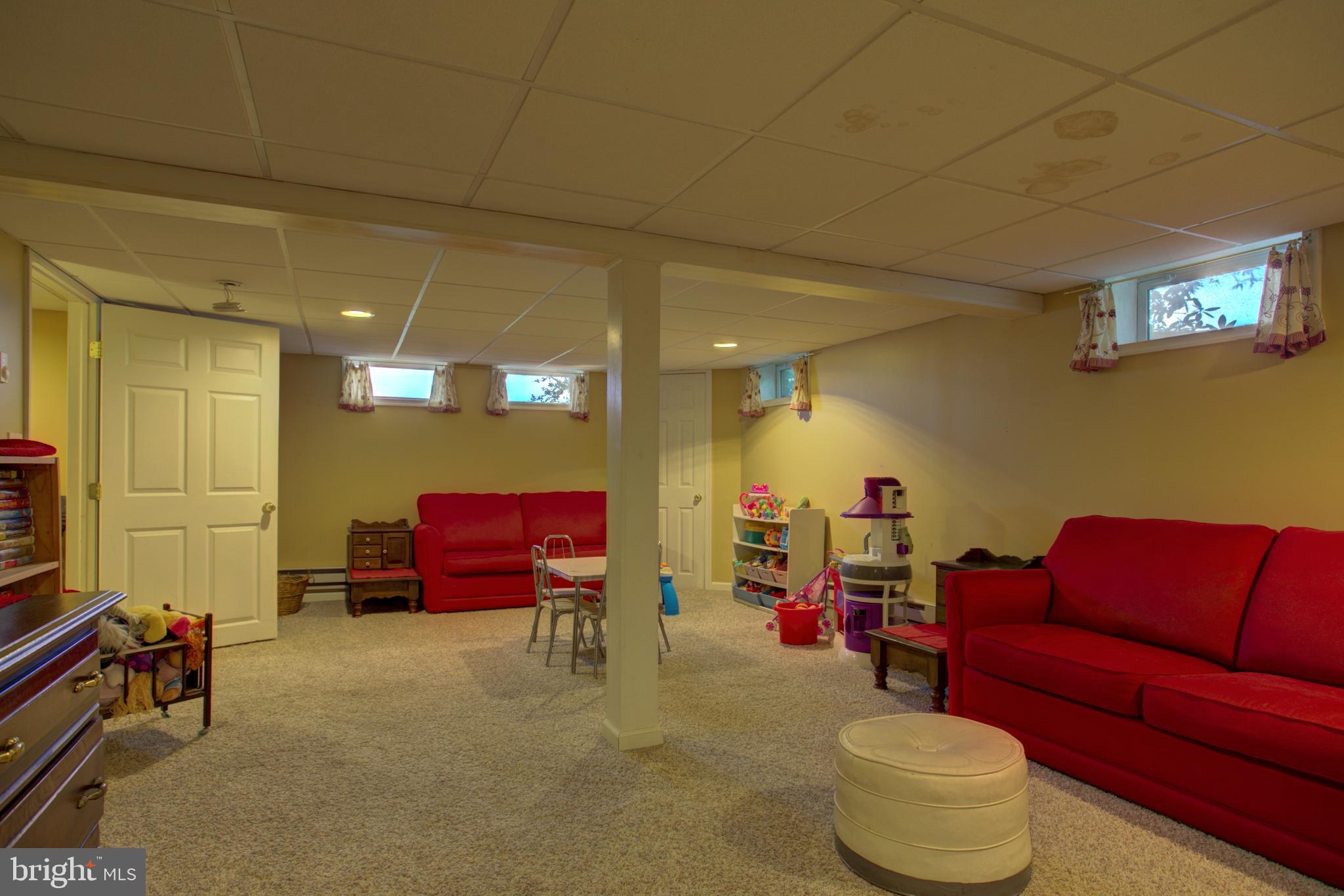 WILLOW STREET - Residential