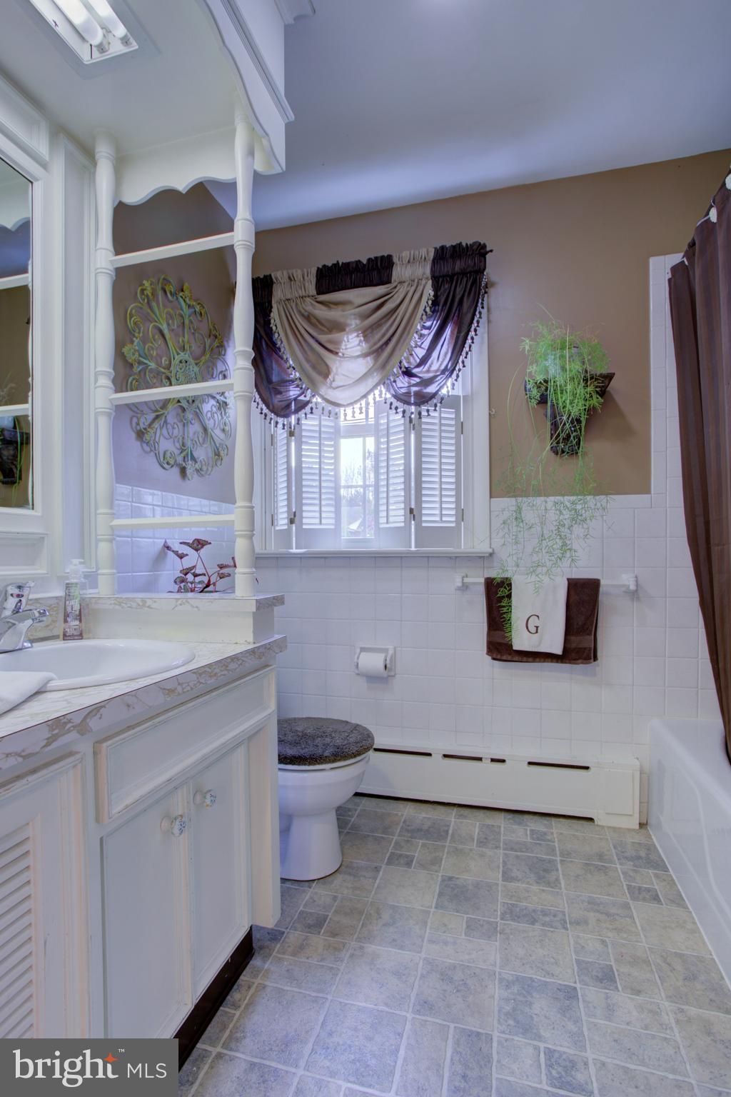 WILLOW STREET - Residential