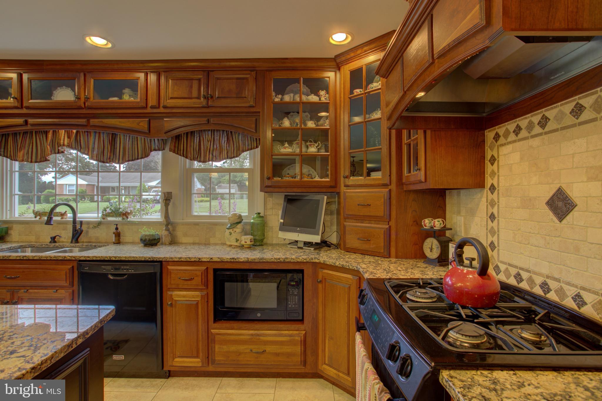 WILLOW STREET - Residential