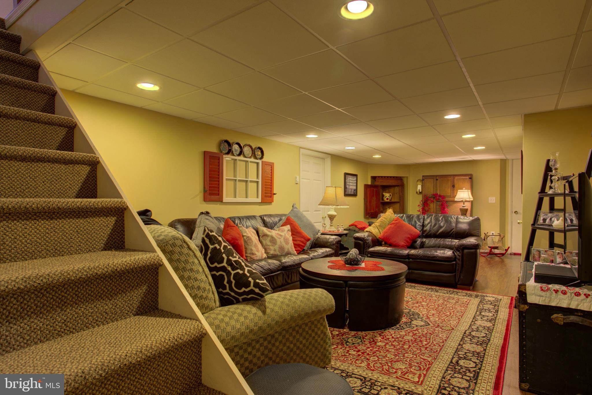 WILLOW STREET - Residential