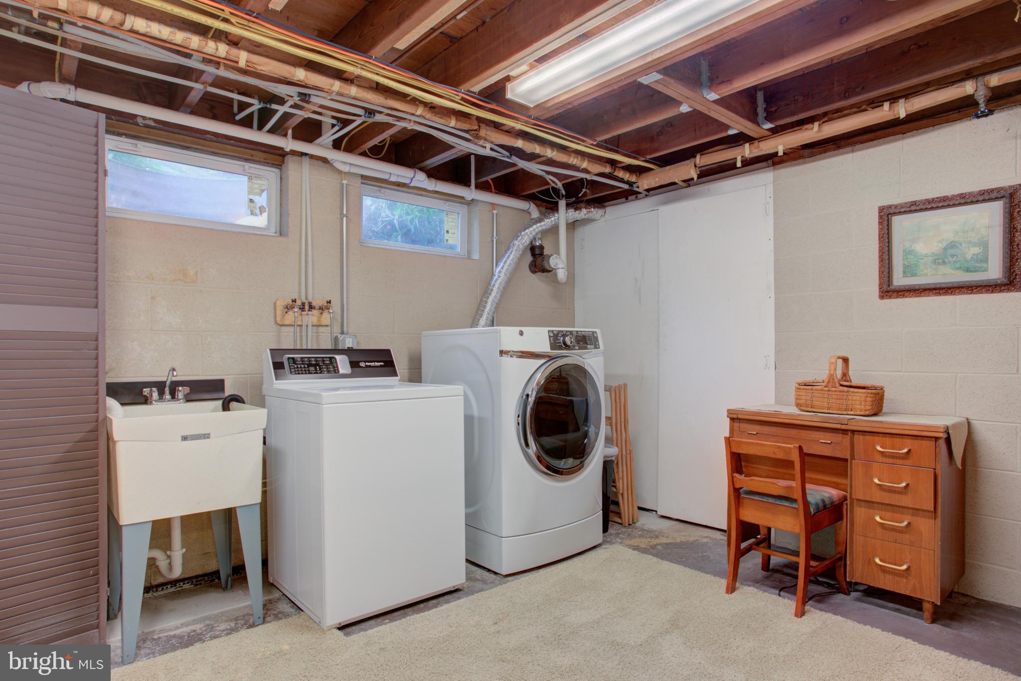 WILLOW STREET - Residential