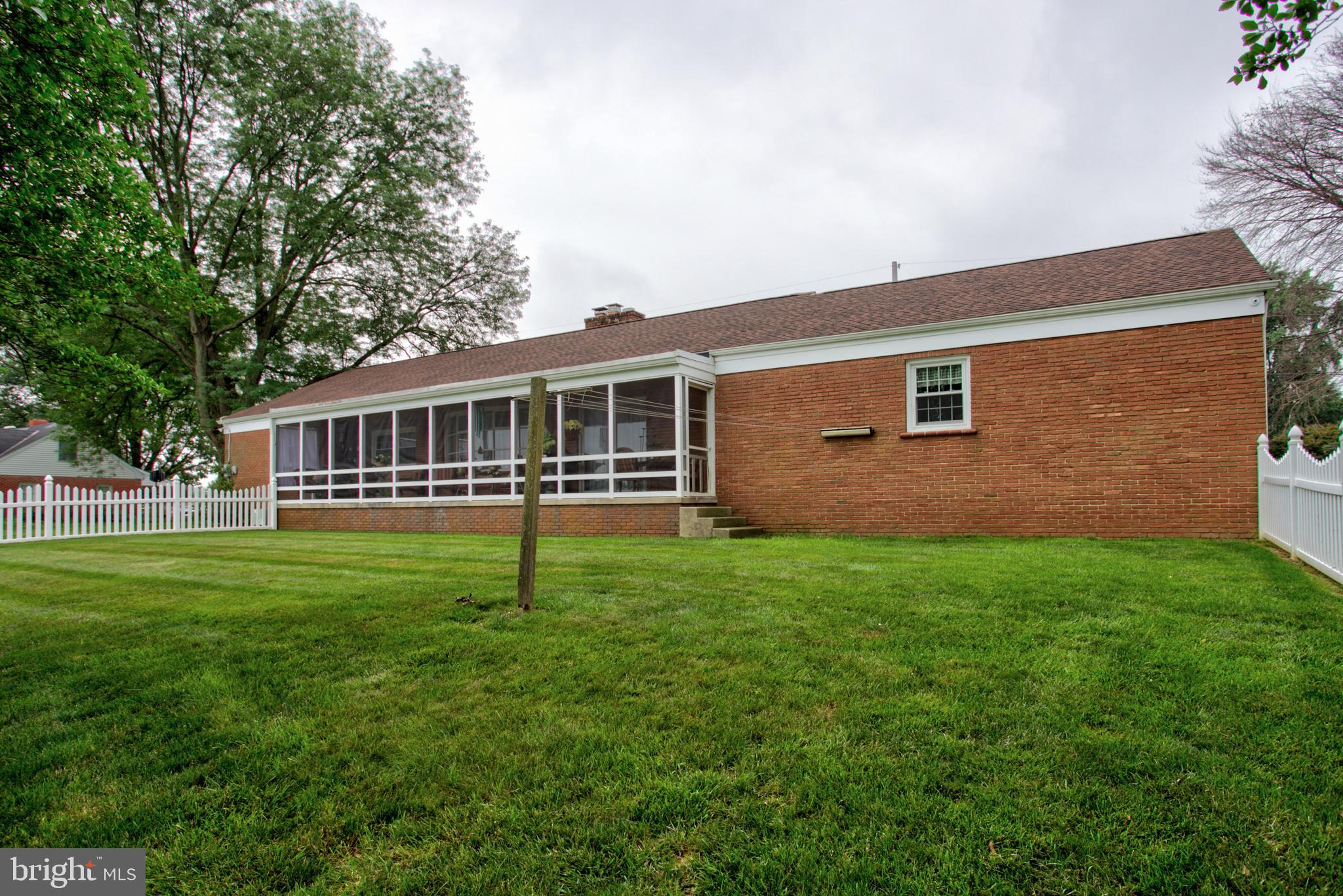 WILLOW STREET - Residential