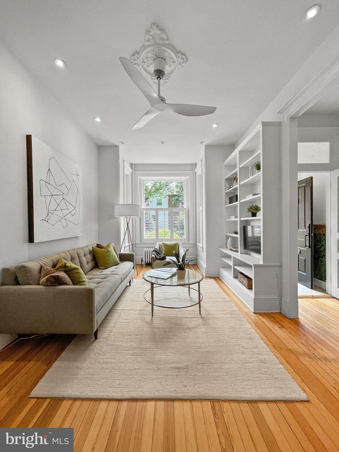 111 8TH STREET SE