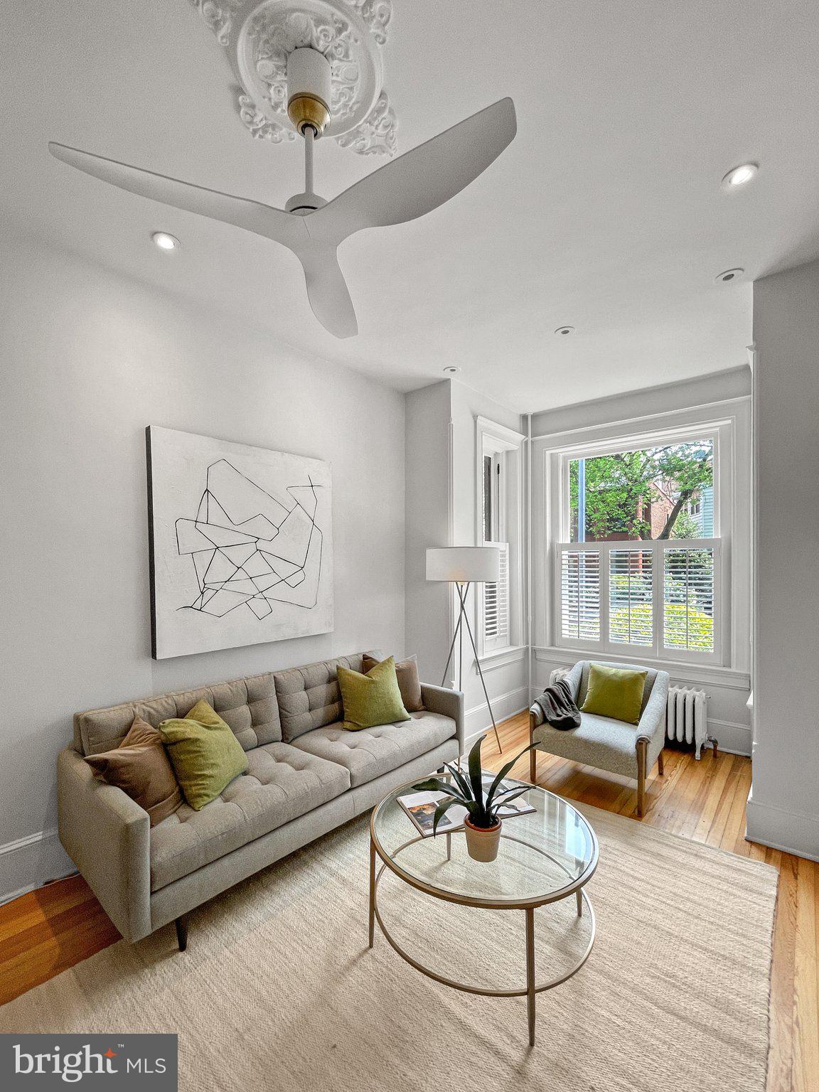 111 8TH STREET SE