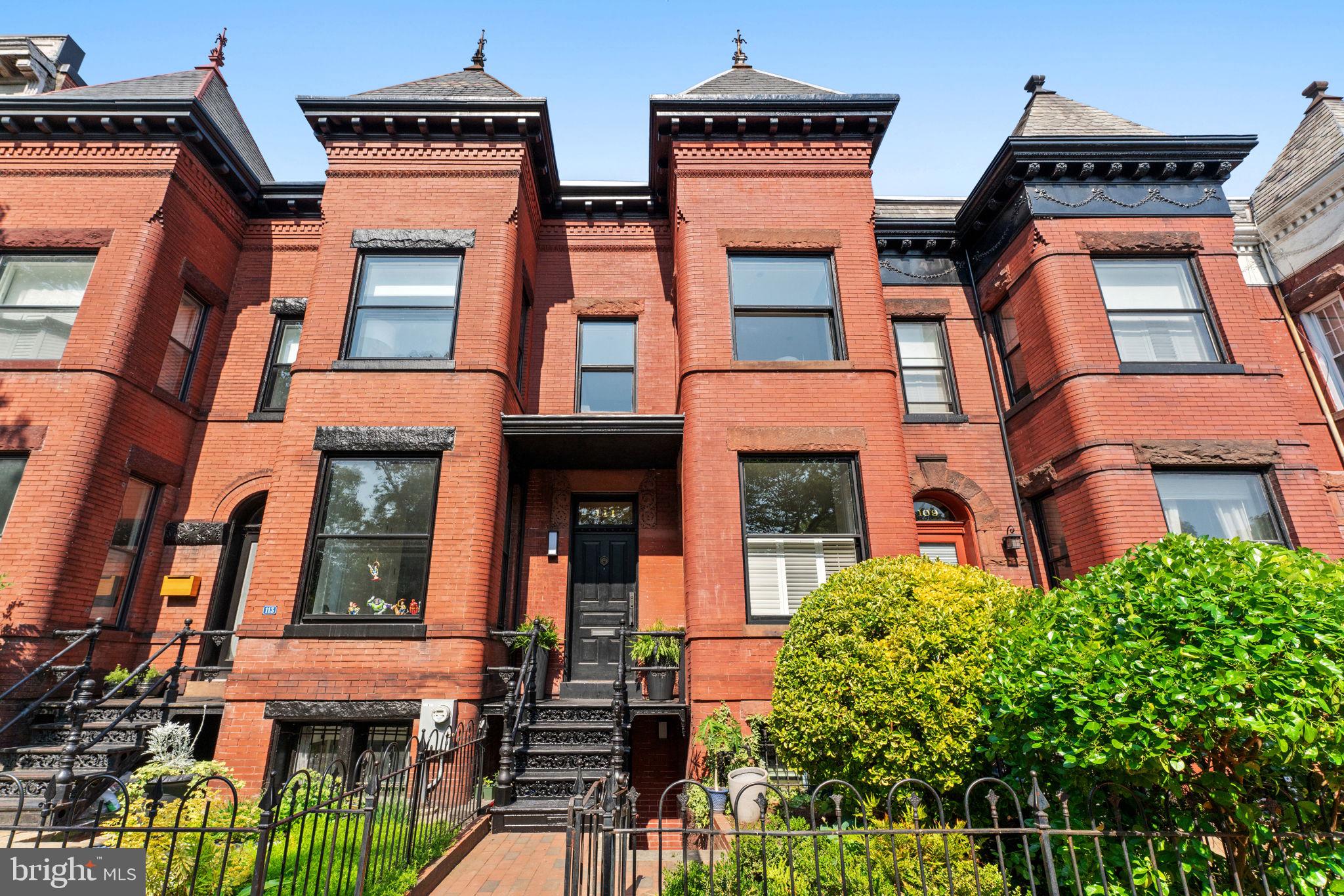 111 8TH STREET SE