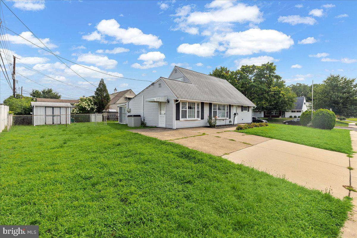 10 NEW POND LANE