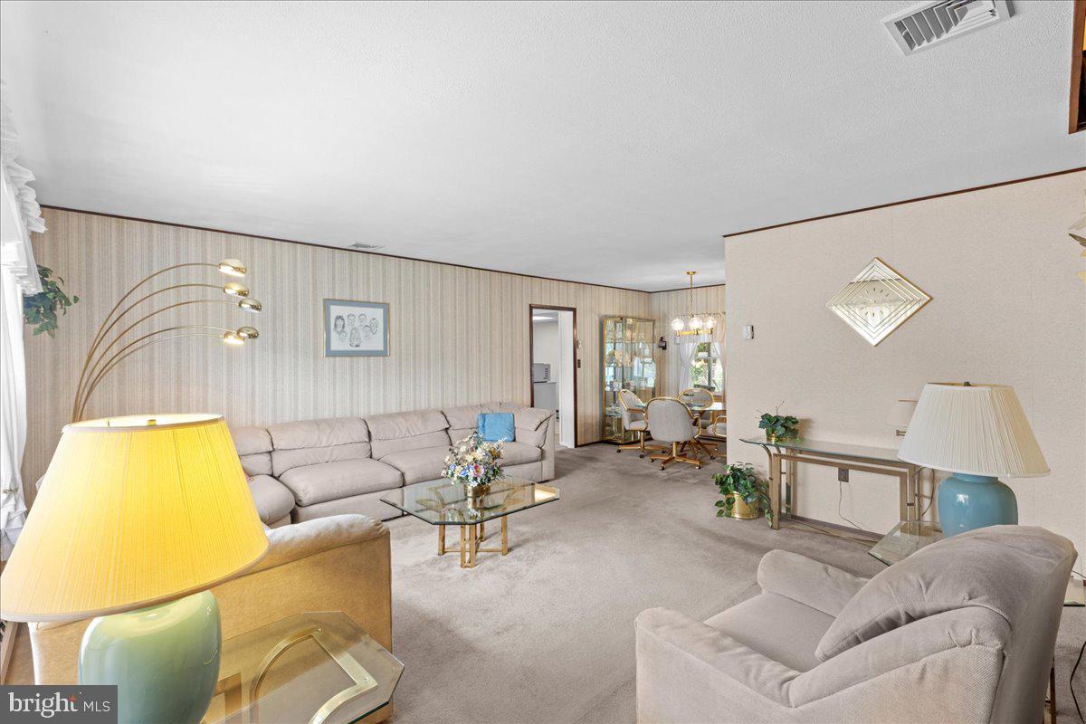 10 NEW POND LANE