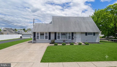 Photo of 10 New Pond Lane, LEVITTOWN, PA 19054 (MLS # PABU2127878)