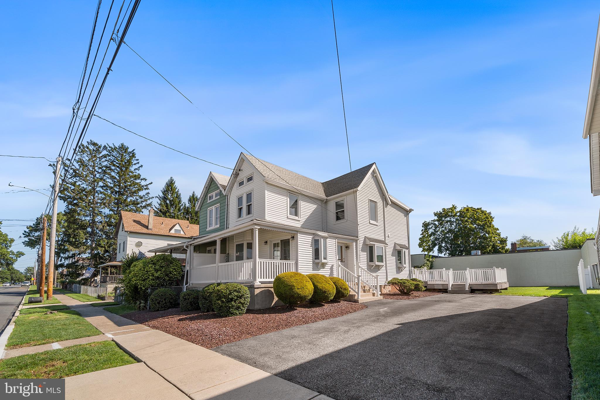 213 SAUDE AVENUE
