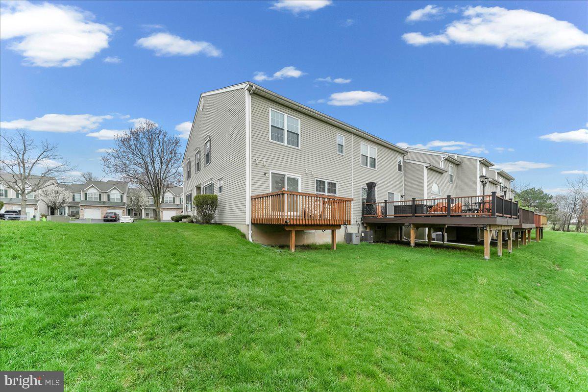 CLUB VIEW MANOR - Residential