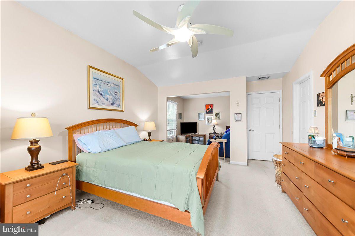 CLUB VIEW MANOR - Residential