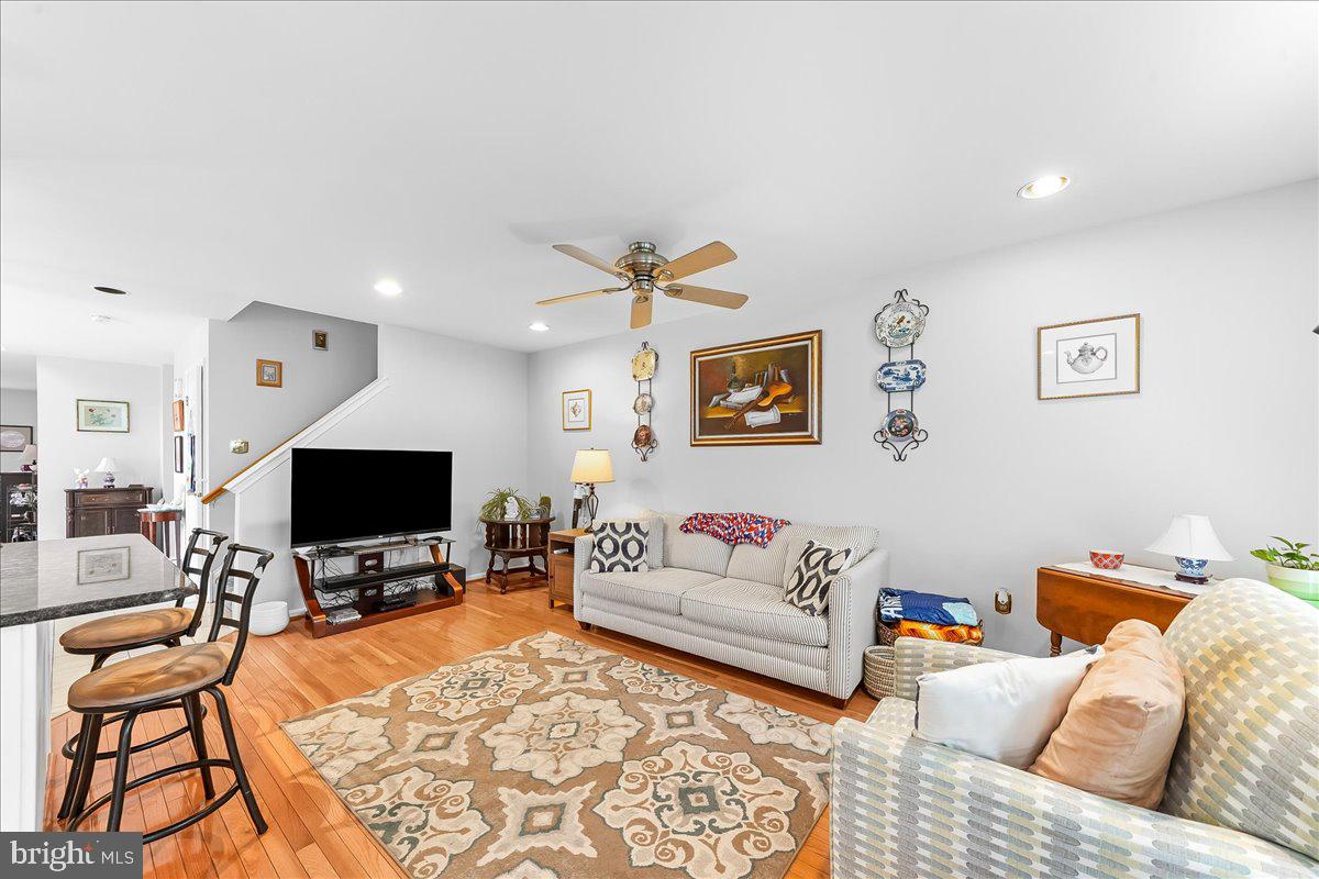 CLUB VIEW MANOR - Residential