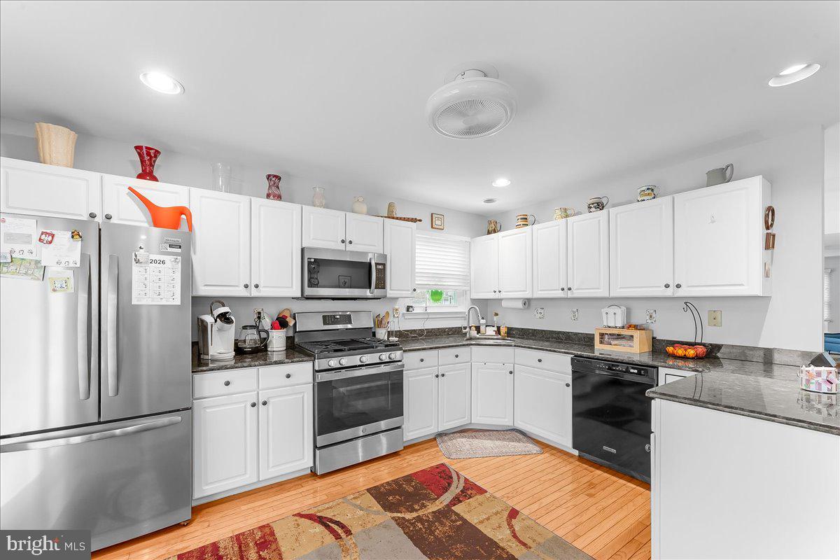 CLUB VIEW MANOR - Residential