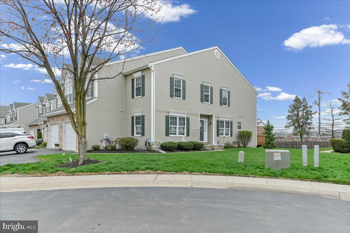 CLUB VIEW MANOR - Residential