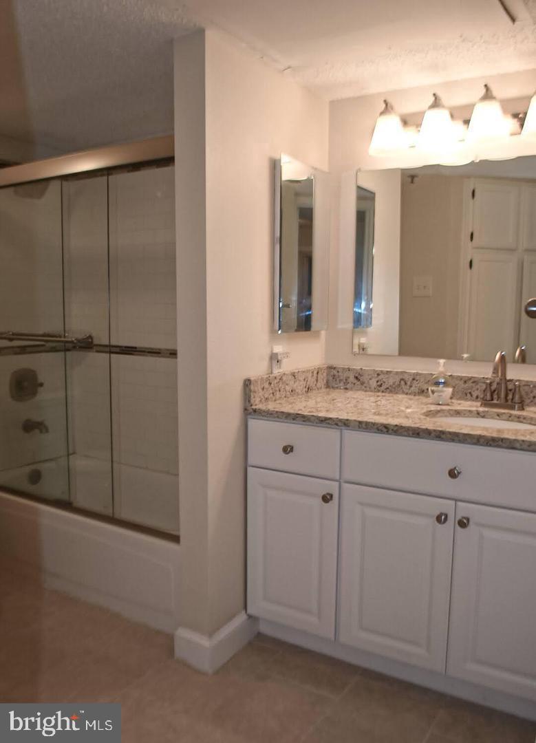 FOUNTAINS AT MCLEAN - Residential Lease