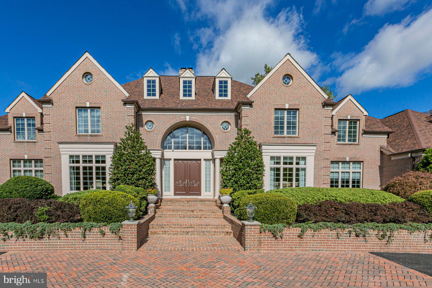 405 POND VIEW DRIVE