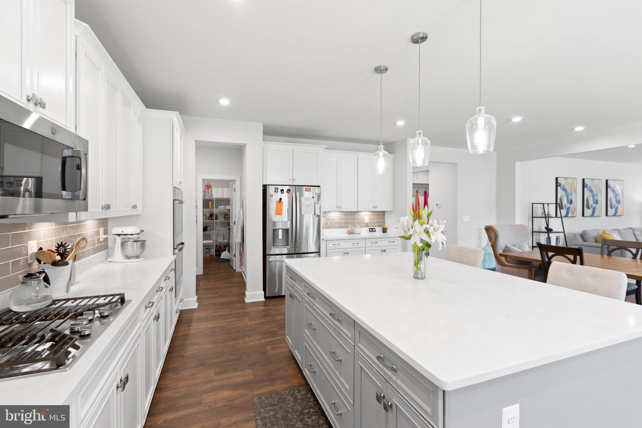 512 CRAB APPLE DRIVE