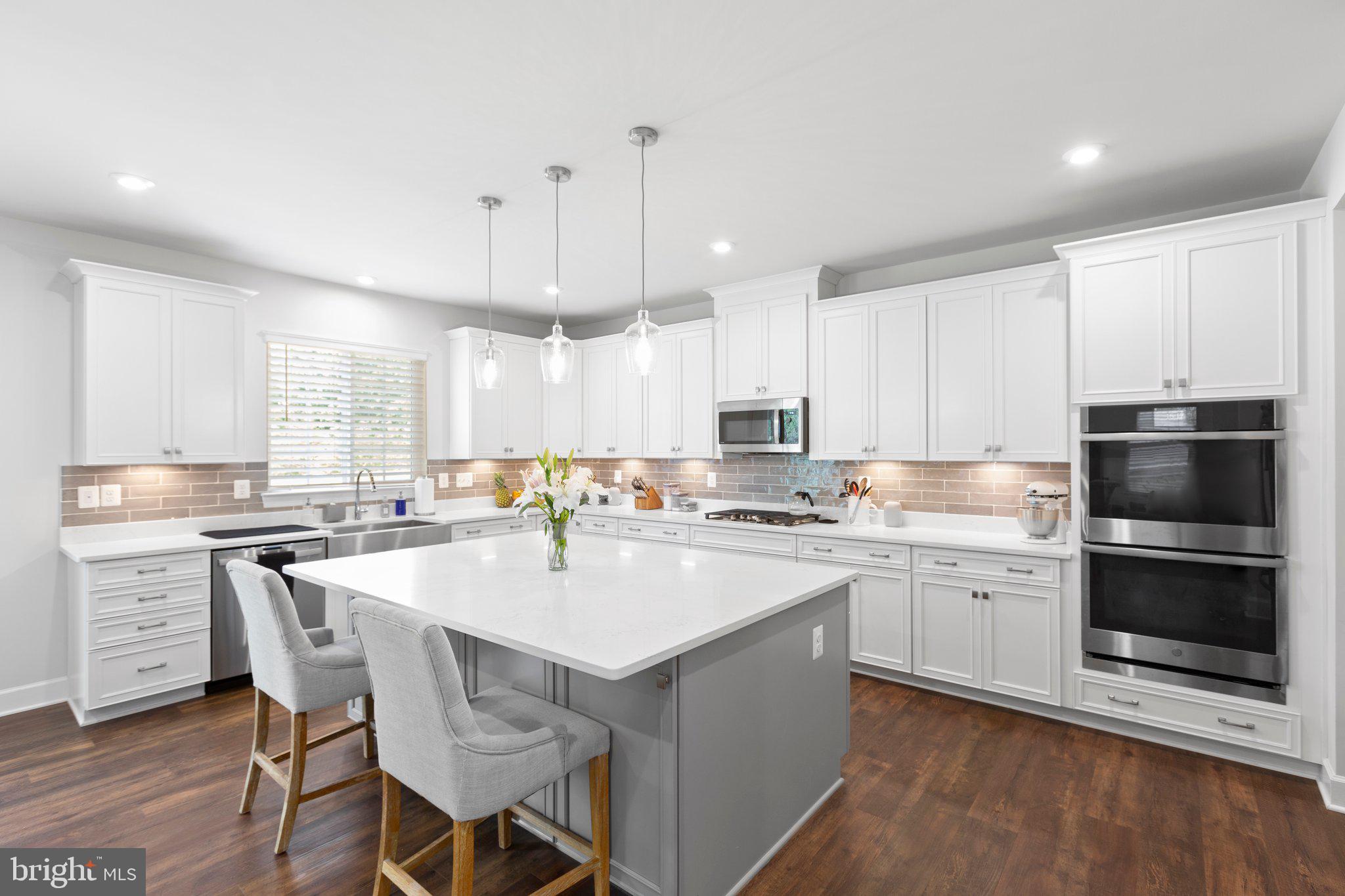 512 CRAB APPLE DRIVE