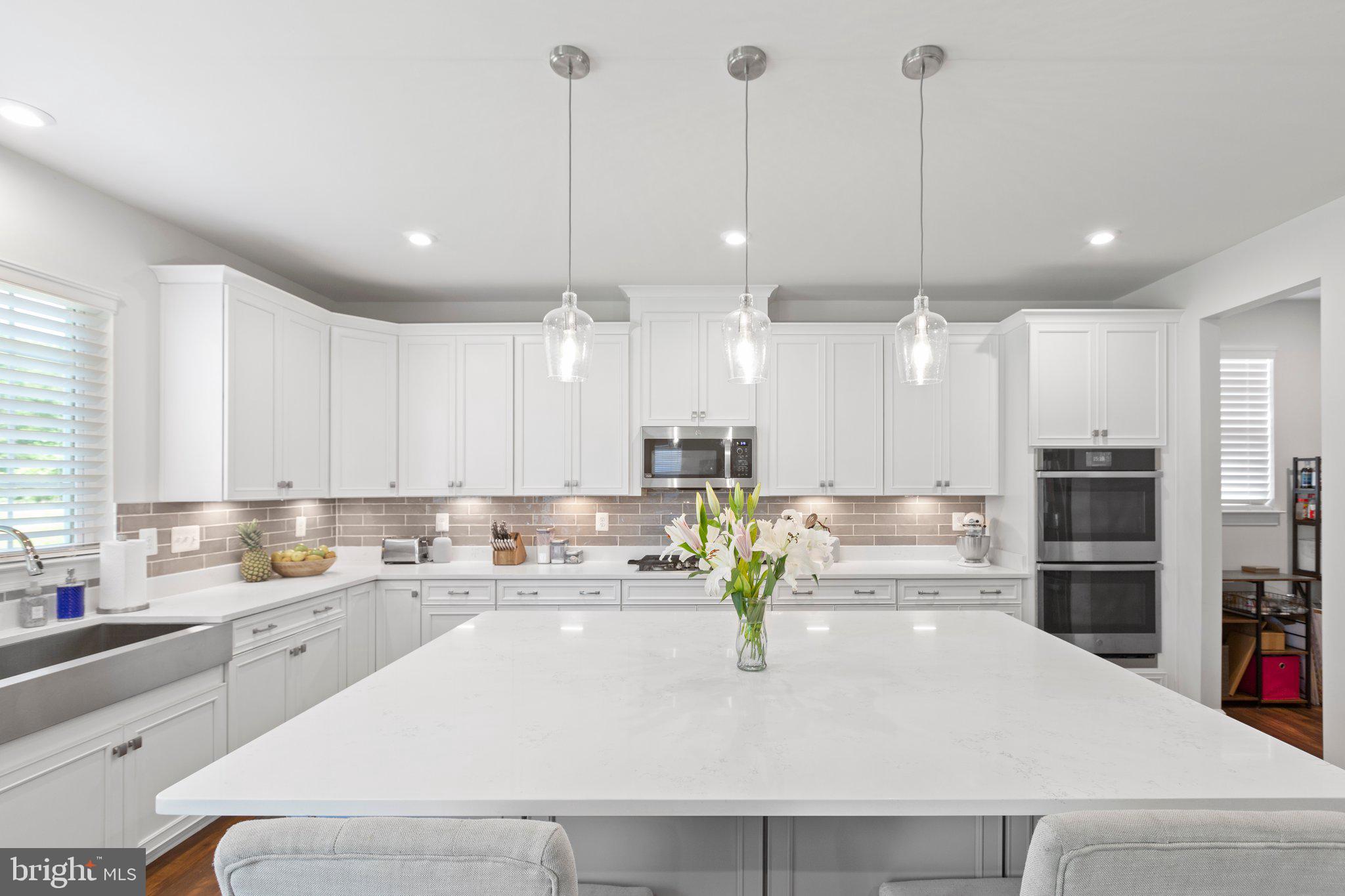 512 CRAB APPLE DRIVE