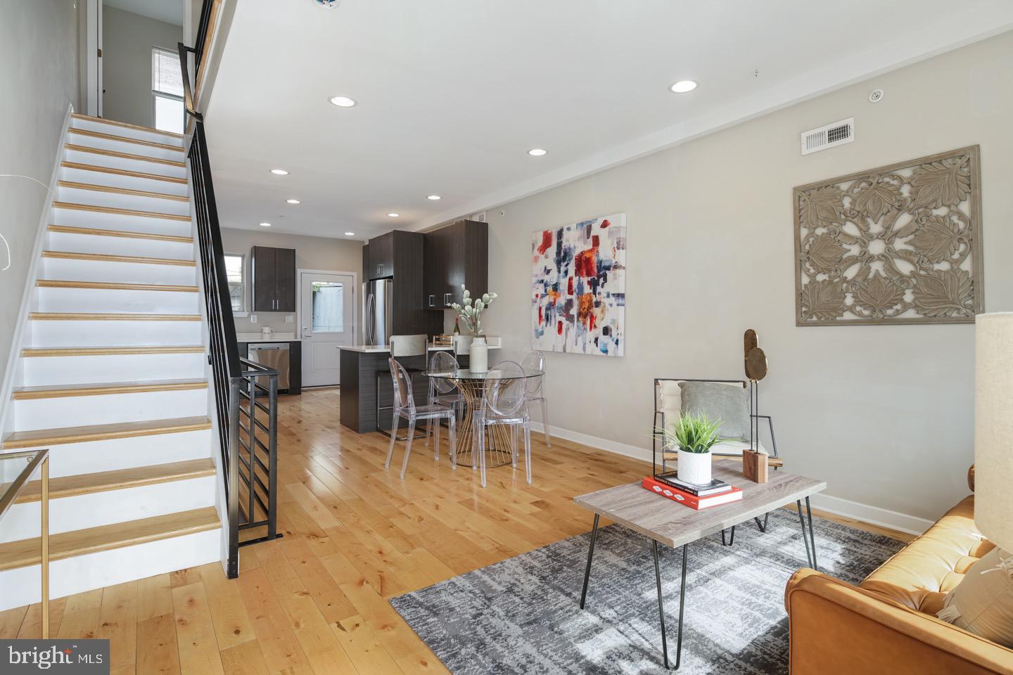 OLDE KENSINGTON - Residential