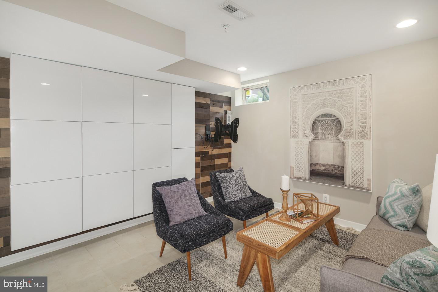 OLDE KENSINGTON - Residential