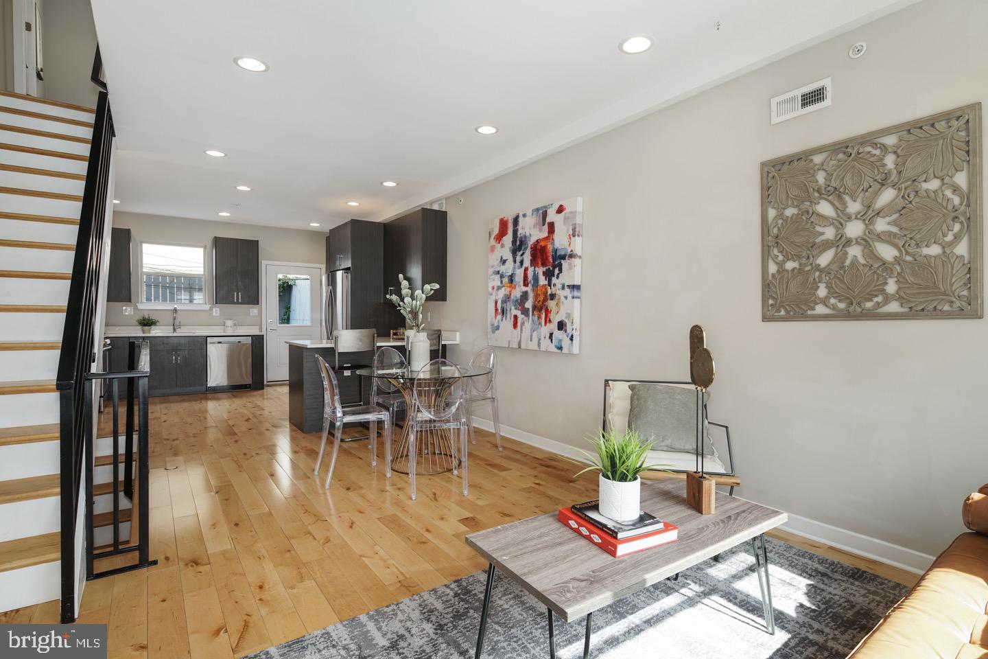 OLDE KENSINGTON - Residential