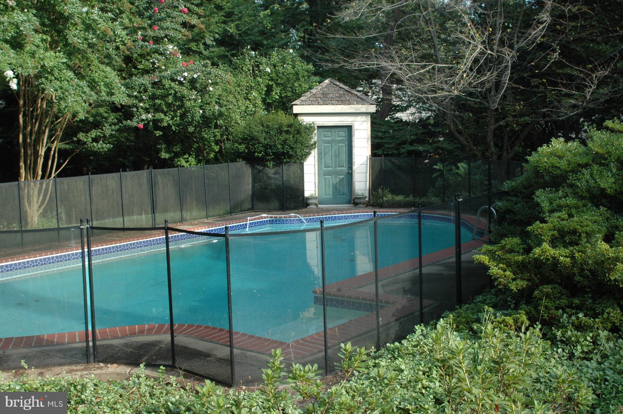 GLEN OAKS - Residential