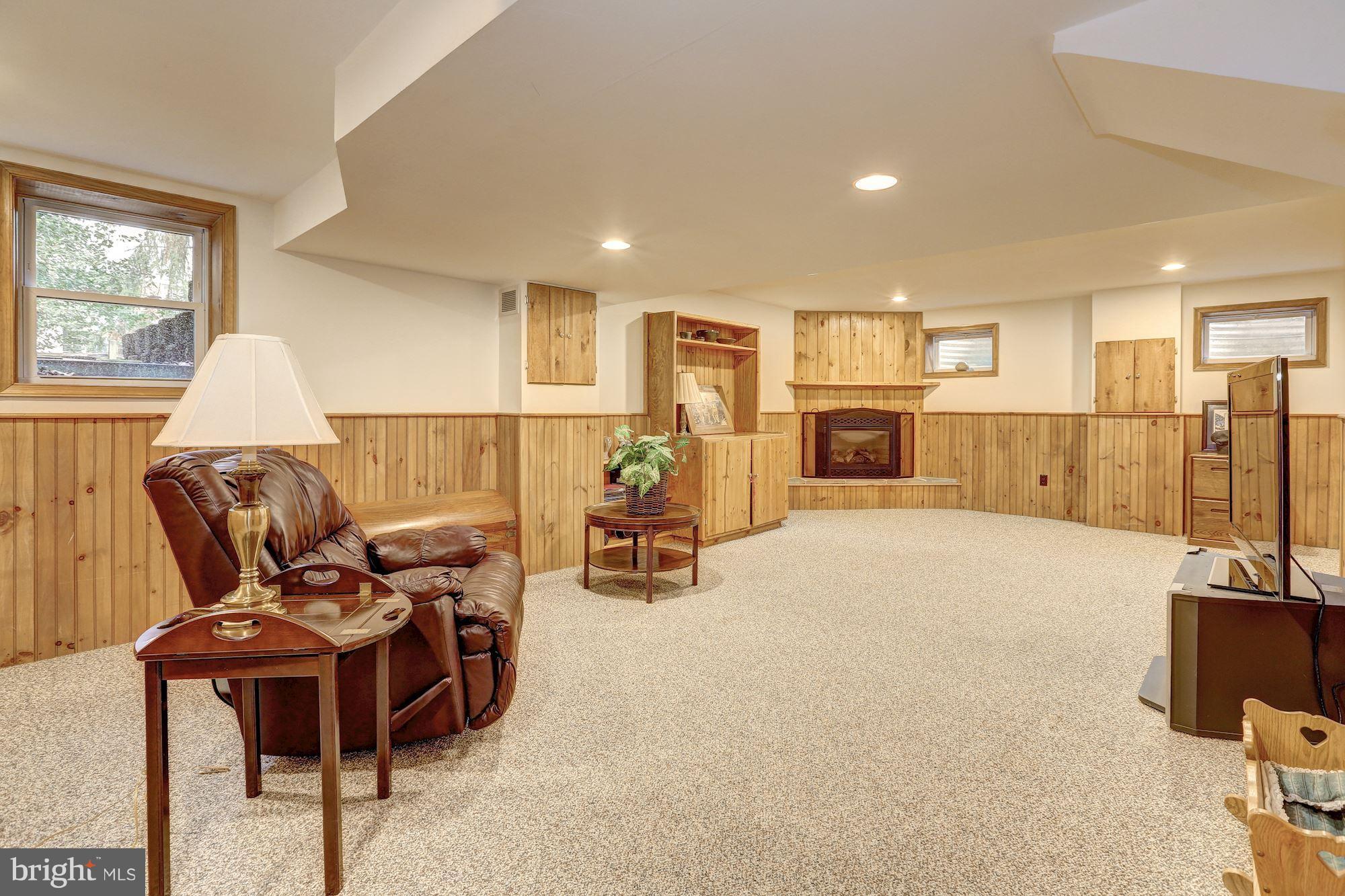 GLEN OAKS - Residential