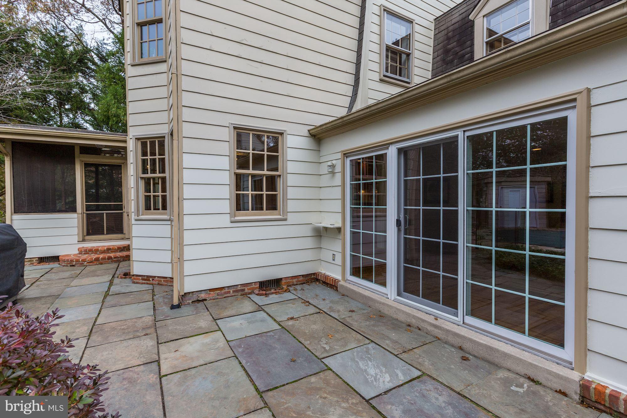 GLEN OAKS - Residential