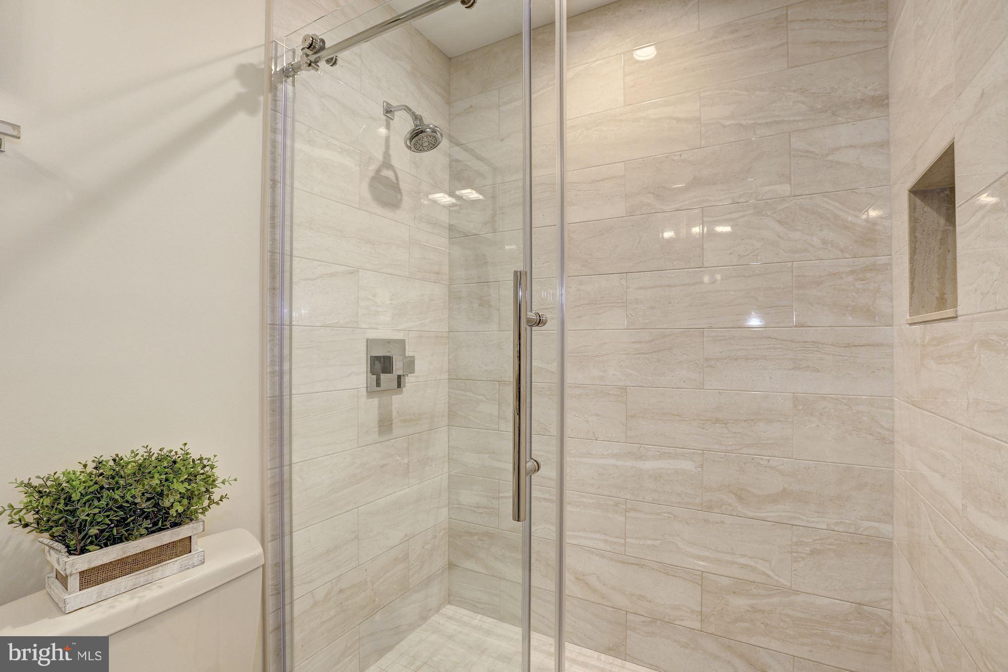 GLEN OAKS - Residential