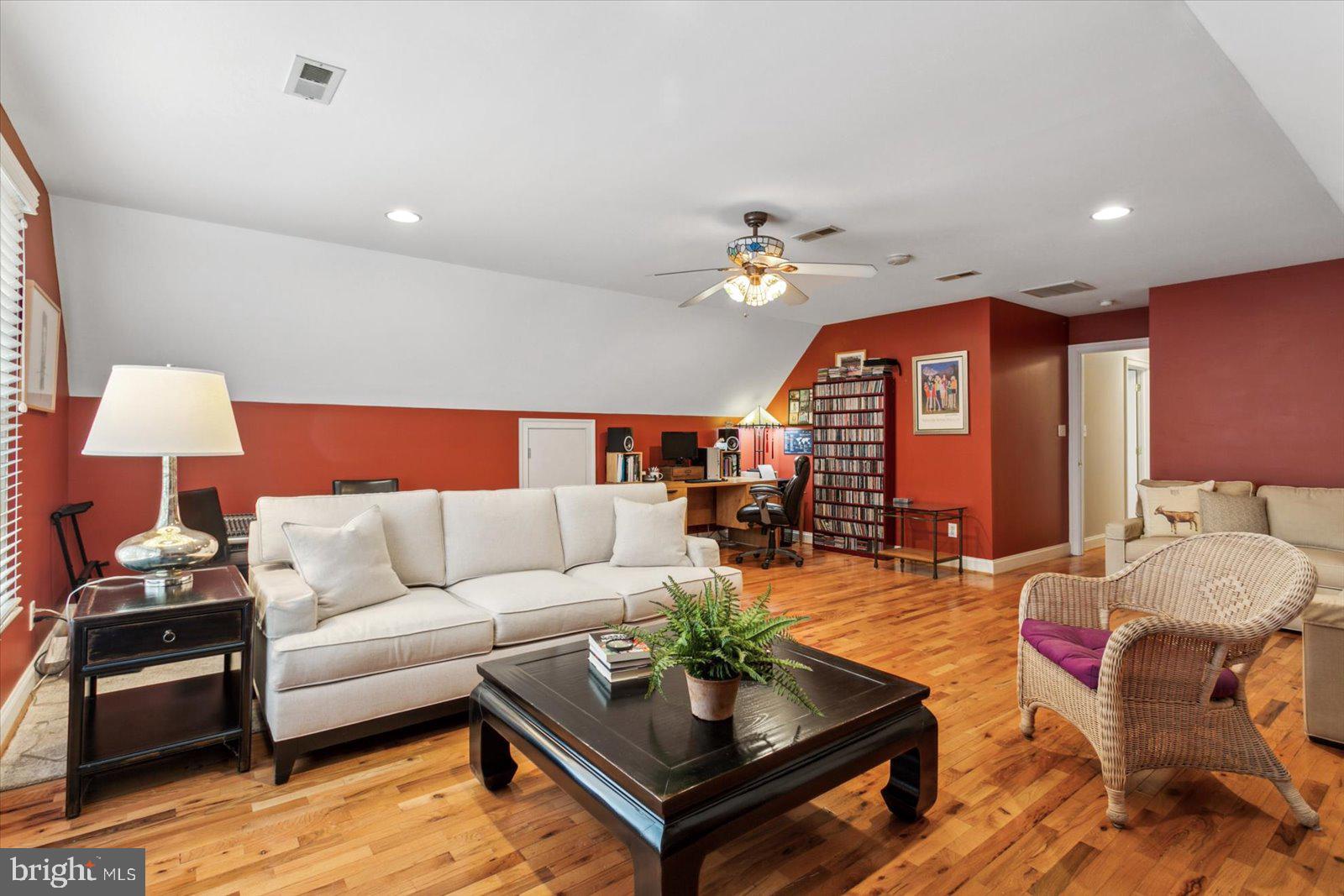 STONEHOUSE - Residential