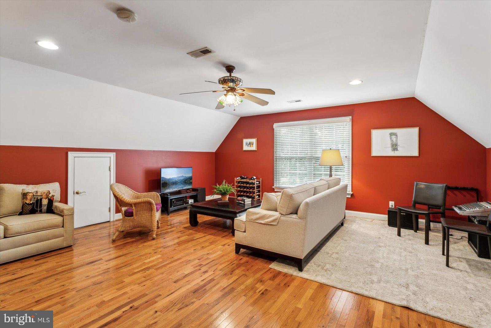 STONEHOUSE - Residential