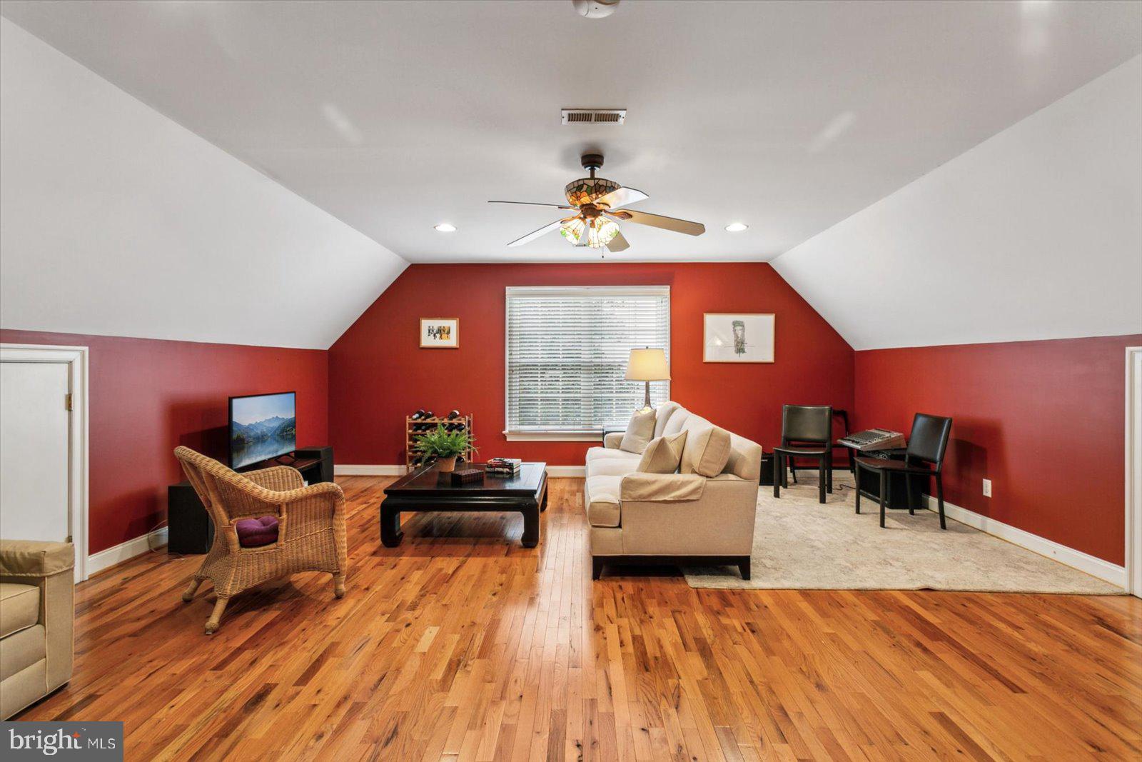 STONEHOUSE - Residential