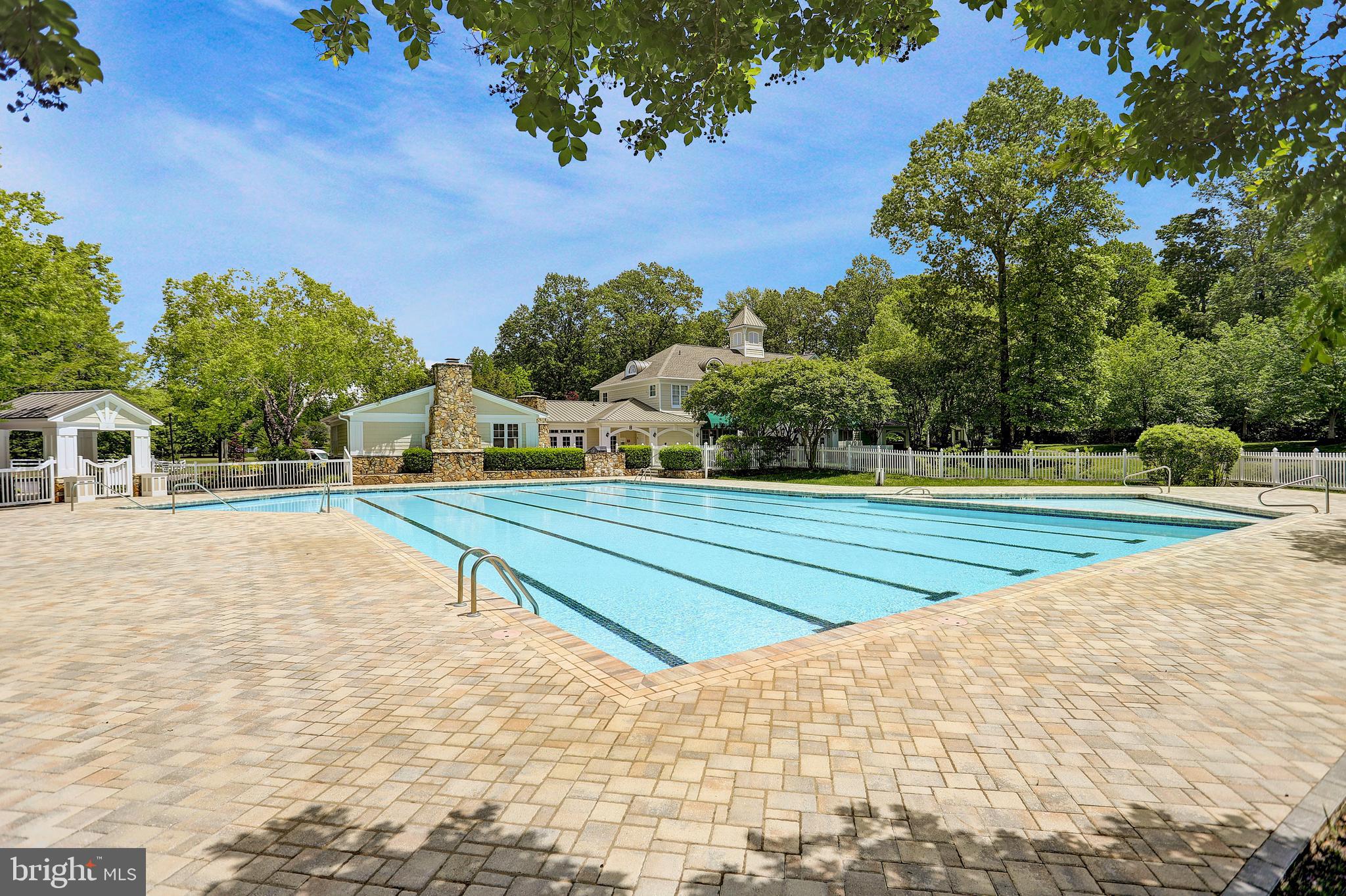 STONEHOUSE - Residential