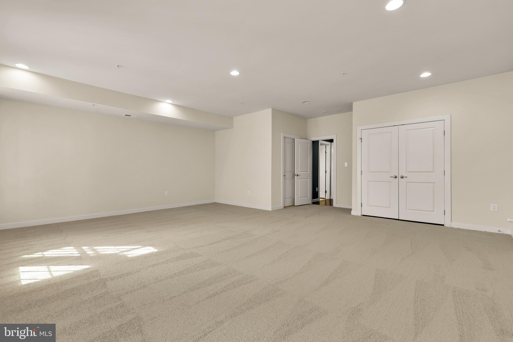 GREENBELT STATION - Residential