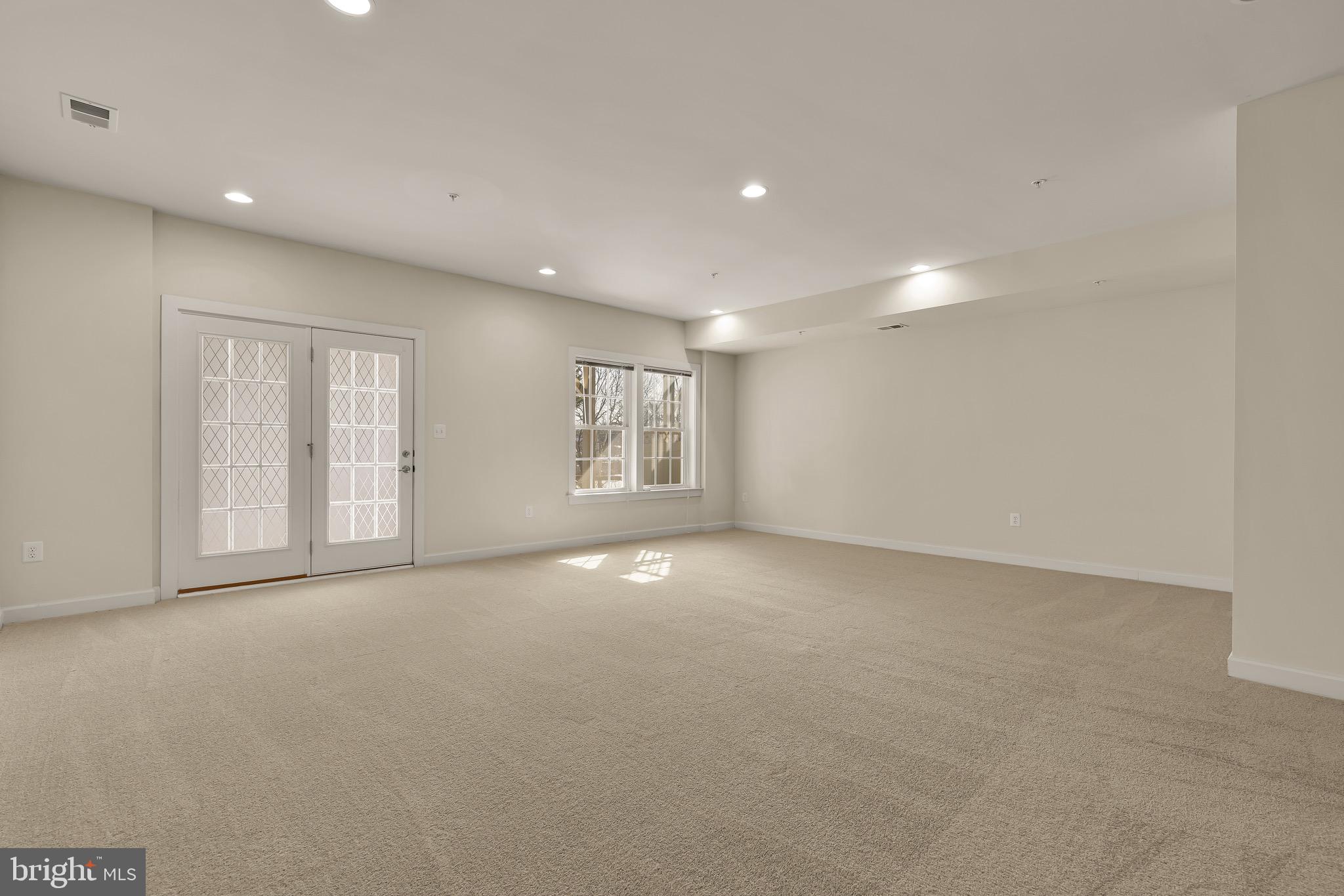 GREENBELT STATION - Residential