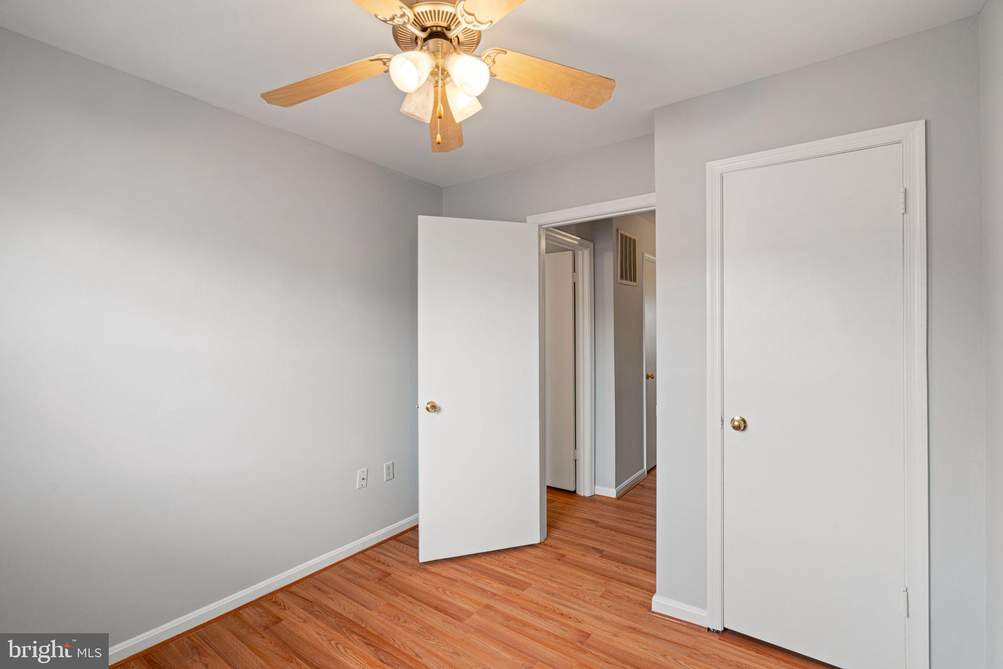 WILLIAMSTOWN - Residential