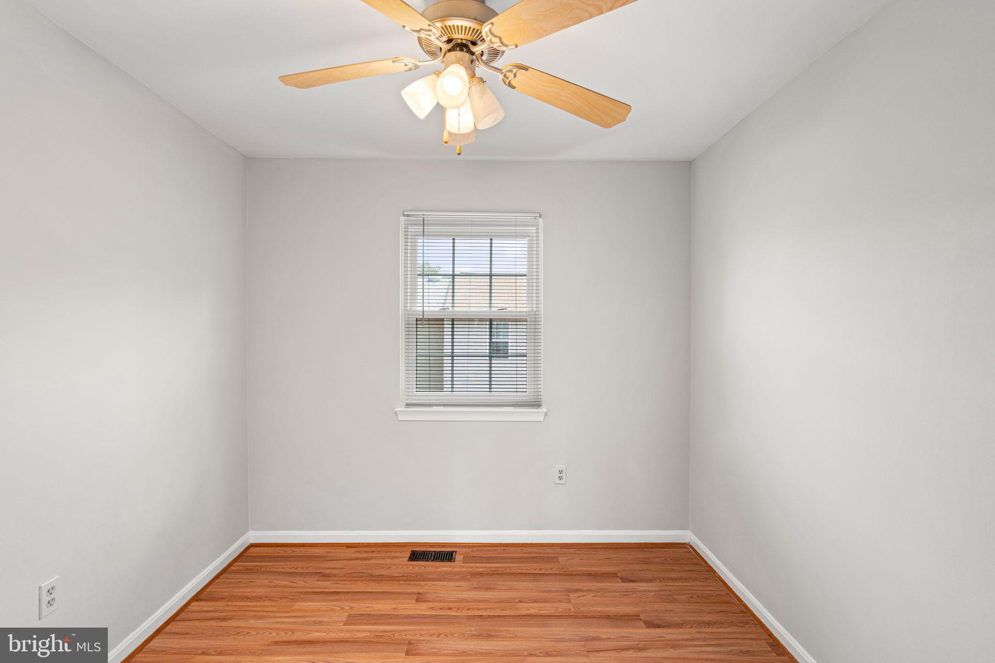 WILLIAMSTOWN - Residential