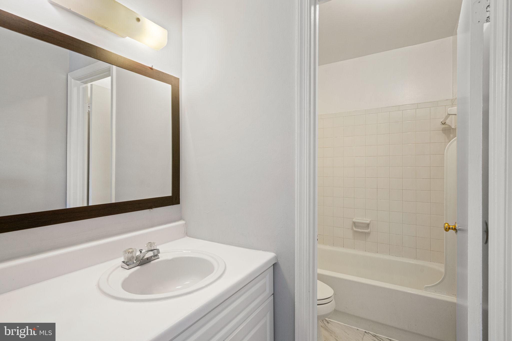 WILLIAMSTOWN - Residential