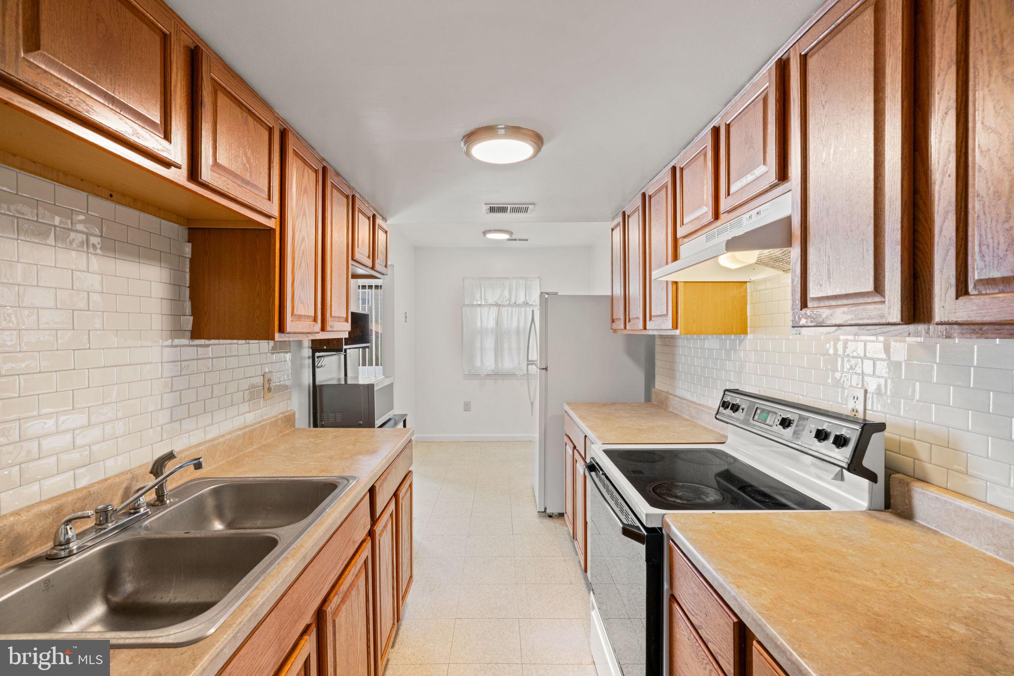 WILLIAMSTOWN - Residential