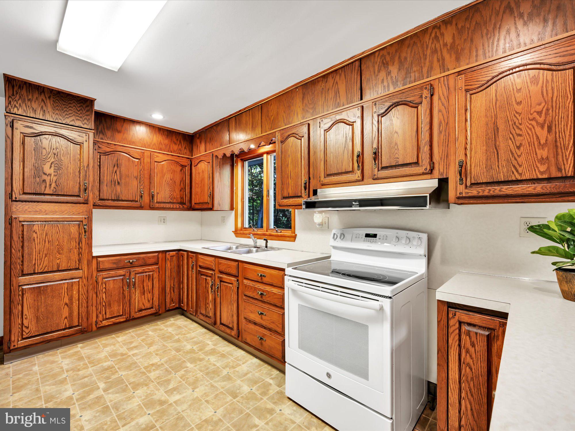 POTTSVILLE - Residential