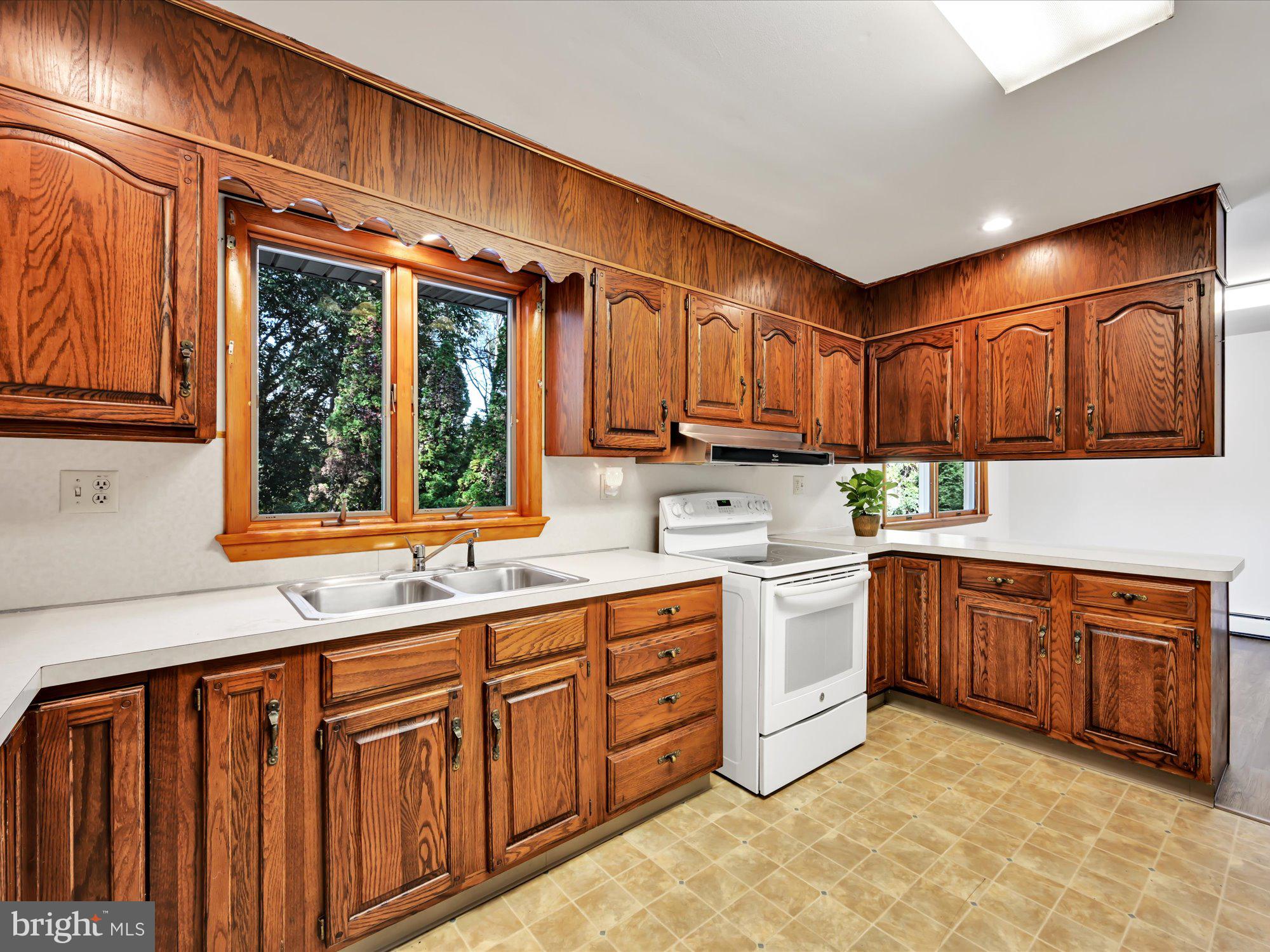 POTTSVILLE - Residential