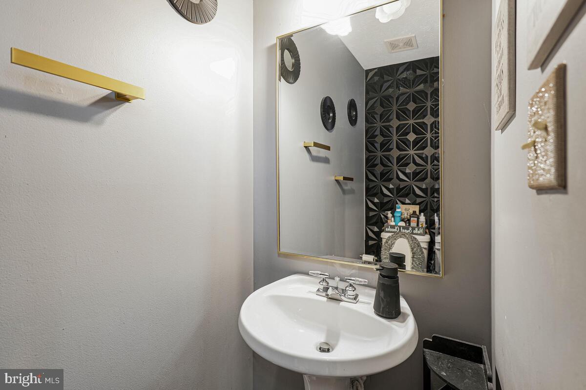 1644 DEEP GORGE COURT