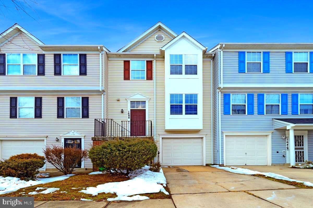 1644 DEEP GORGE COURT