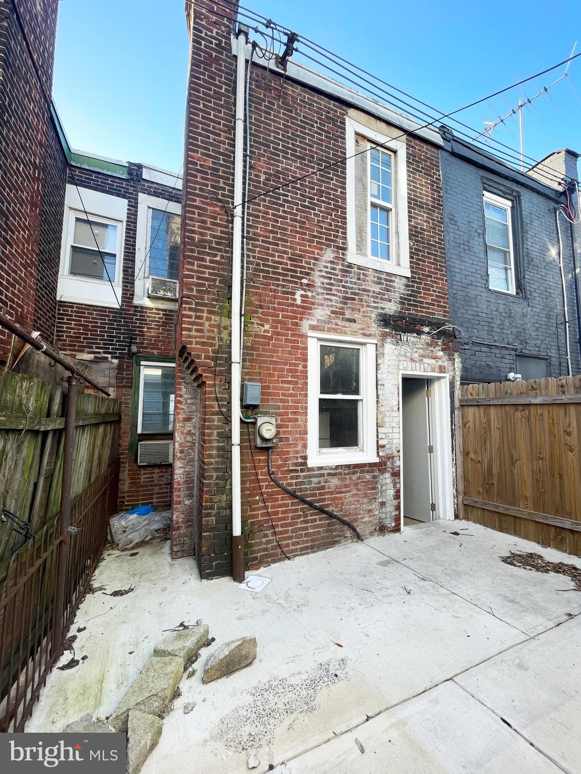 KENSINGTON - Residential Lease