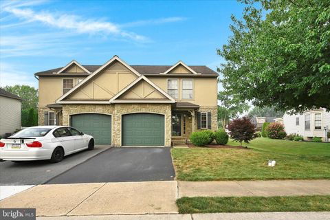 Photo of 23 EAGLE DR, EPHRATA, PA 17522 (MLS # PALA2038246)