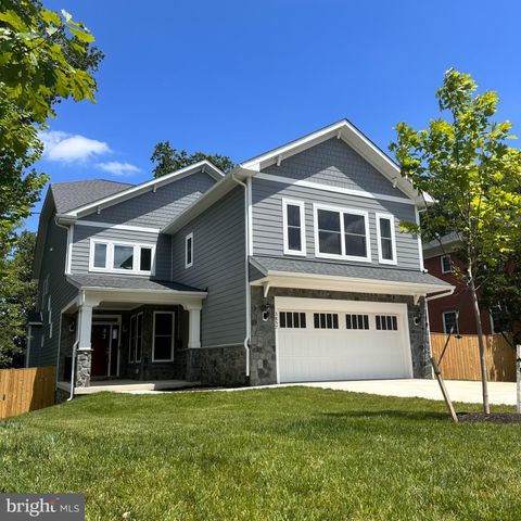 Photo of 3857 Pinewood Terrace, FALLS CHURCH, VA 22041 (MLS # VAFX2294156)